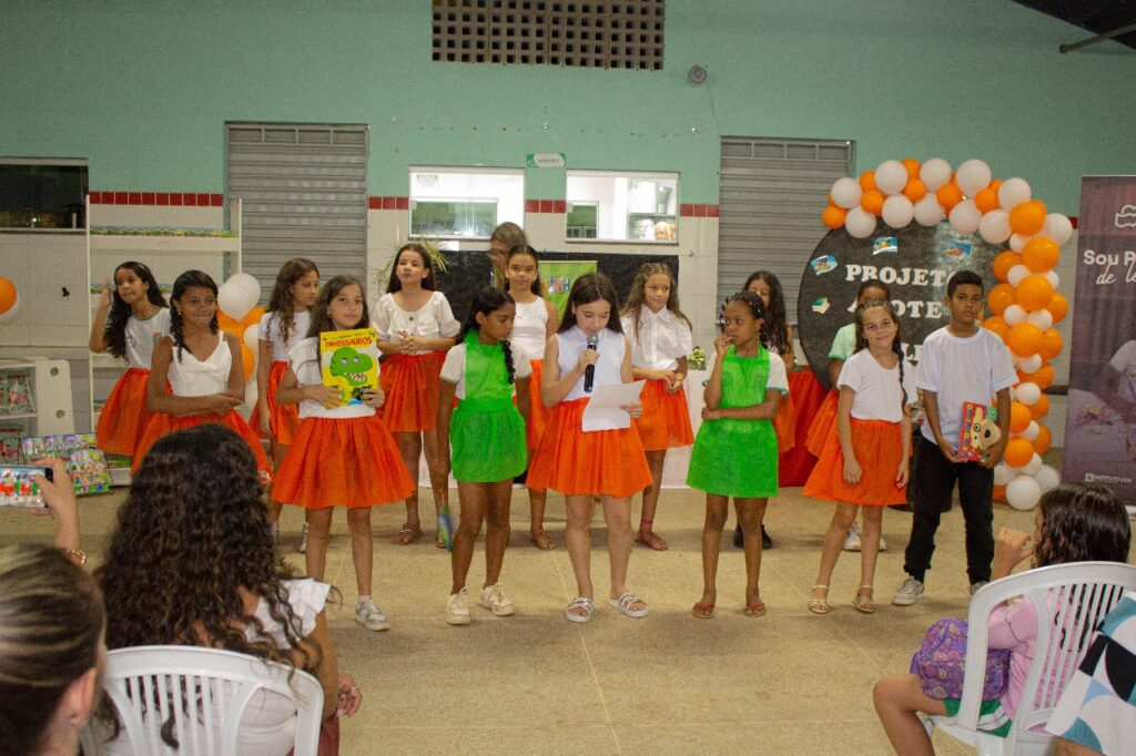 Lançamento do Projeto Adote um Leitor