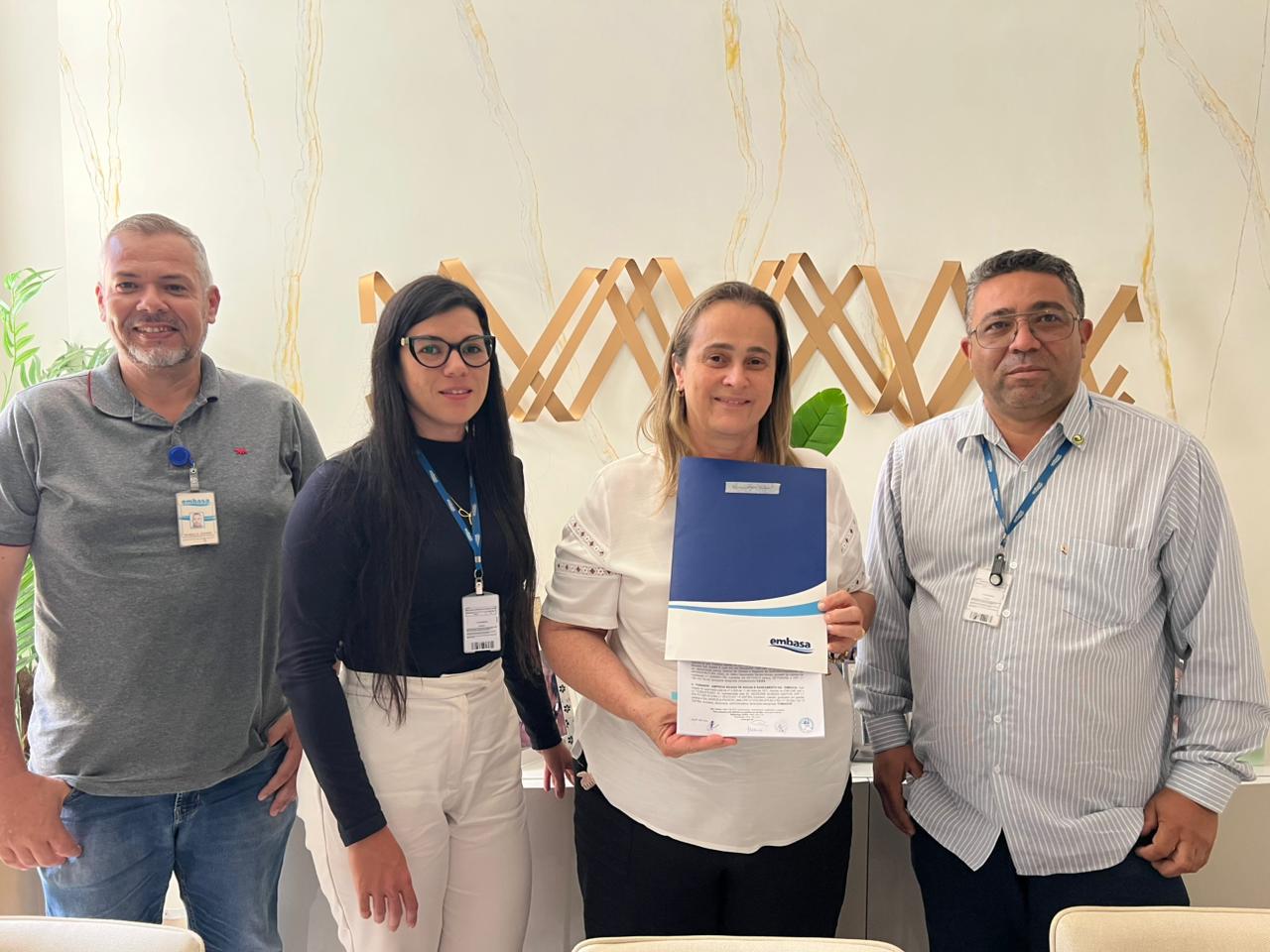 Prefeita Joanina Sampaio assina contrato para obra histórica de saneamento básico em Livramento