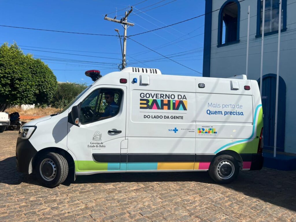 SESAU – Saúde de Livramento ganha ambulância nova e micro-ônibus para pacientes de hemodiálise