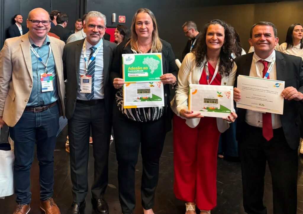Prefeita Joanina Sampaio participou de ato em Brasília e garante adesão de Livramento ao Contrata+Brasil